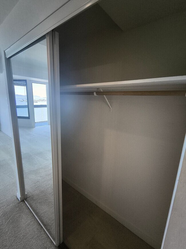 Building Photo - 1BD/1BATH Condo Available in Pacific Park Plaza