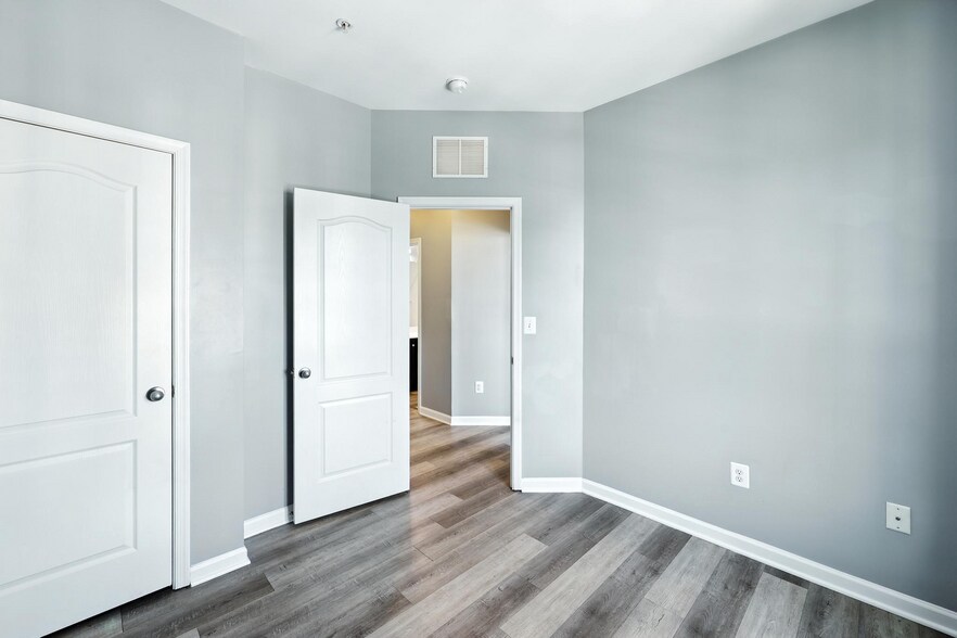 Building Photo - 4905 Forest Pines Dr