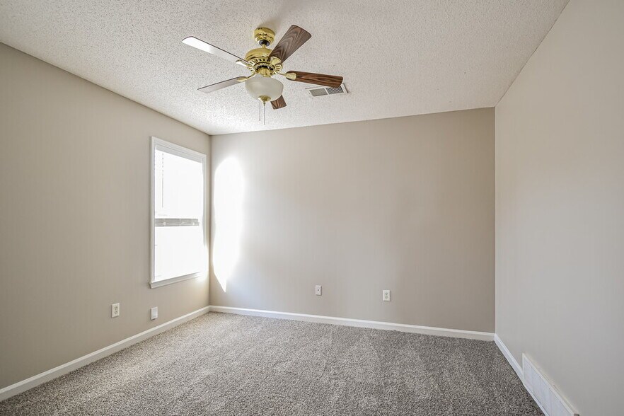 Building Photo - 7436 Bakers Glenn Ln