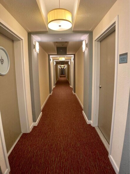 Building Photo - 500 NE 29th St