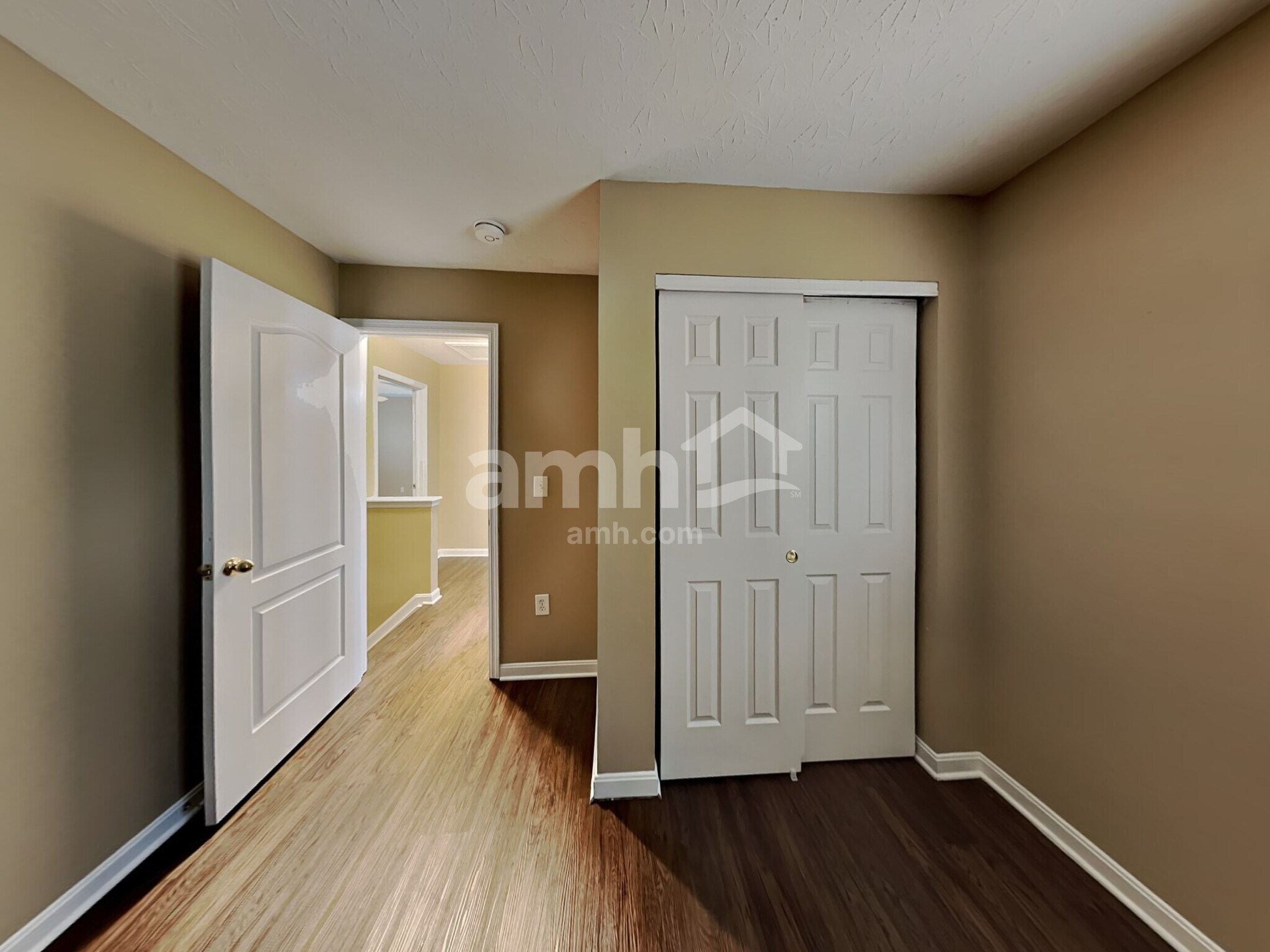 Building Photo - 2058 River Birch Dr