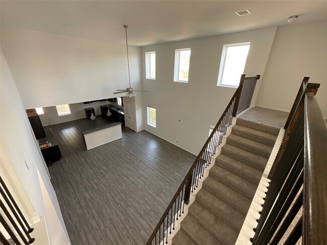 Building Photo - 8039 Brooks Crossing Dr