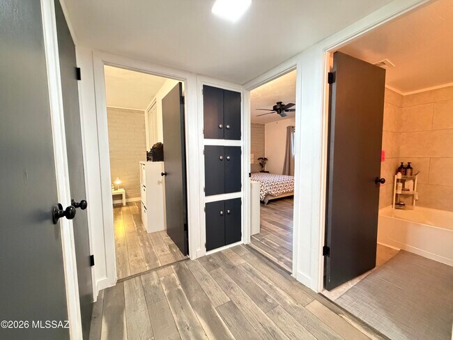 Building Photo - 8271 E Kenyon Dr