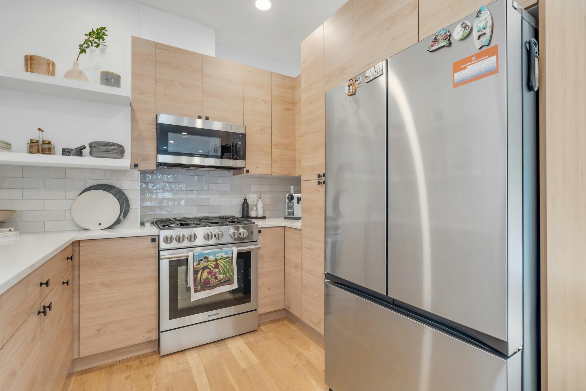 Building Photo - 71 Mission St