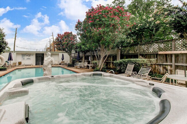 Building Photo - 2600 Bellefontaine St