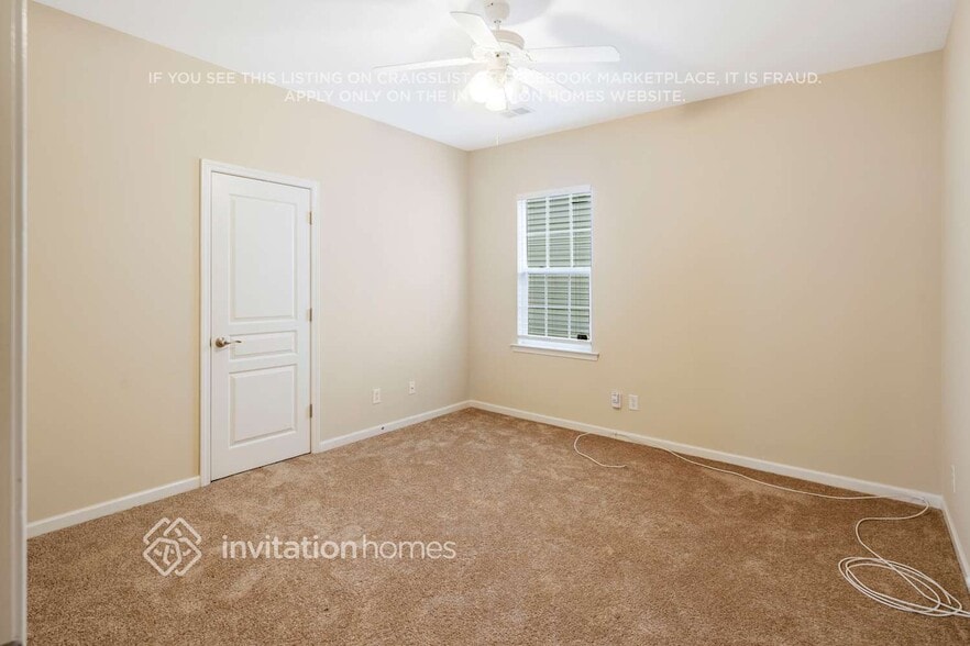 Building Photo - 6204 Woodland Commons Dr