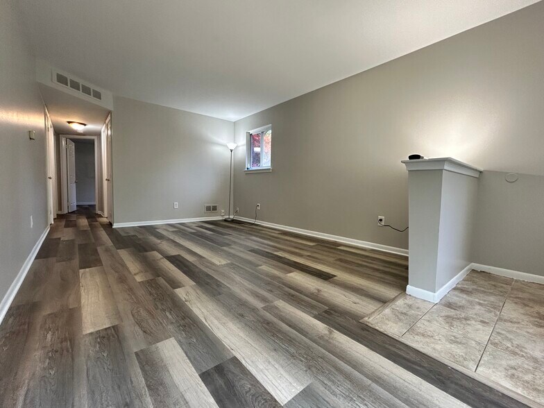 Living Room - 28050 Curtis Rd