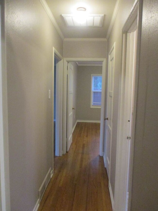 Building Photo - *MOVE IN SPECIAL $575 Off 1ST MONTH RENT