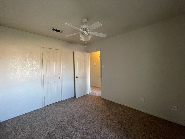 Building Photo - 360 Virtual Tour Available