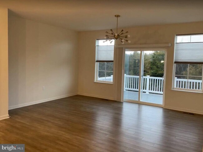 Building Photo - 120 Metcalf Terrace