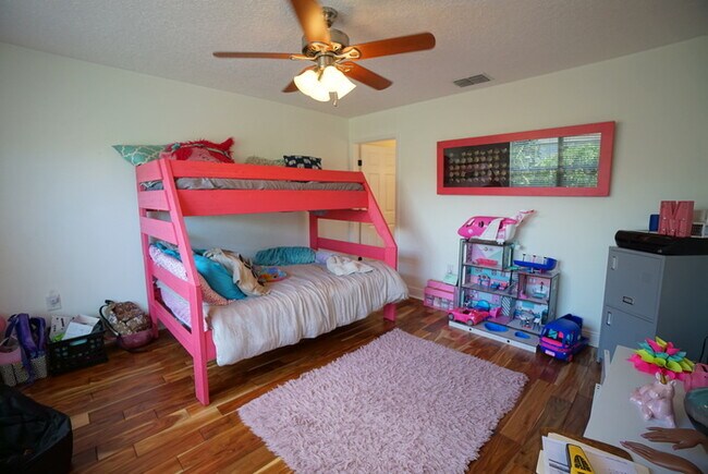 Building Photo - Unique South Tampa 3/3/2 Home