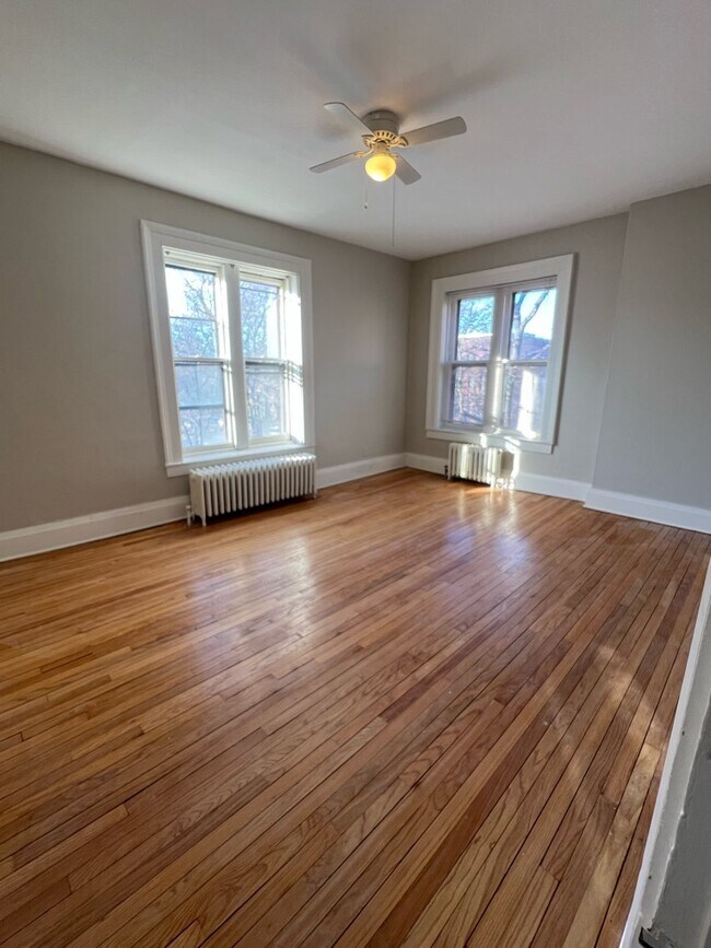 Building Photo - 204 Washington St