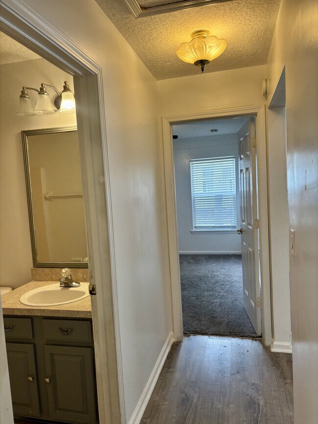 Building Photo - 1045 Drakefeather Dr