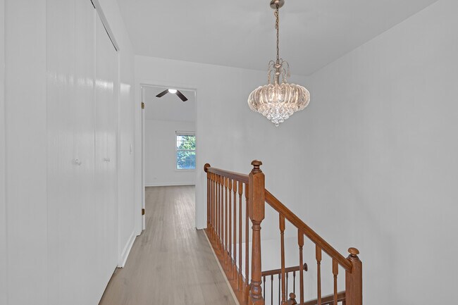 Building Photo - 1239 S Wellington Ct