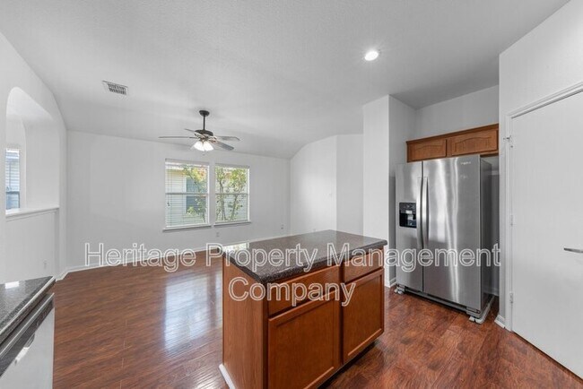 Building Photo - 9302 Mare Country