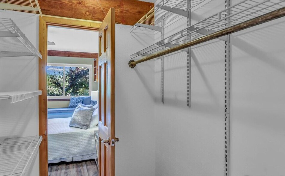 Building Photo - 606 Tantra Dr