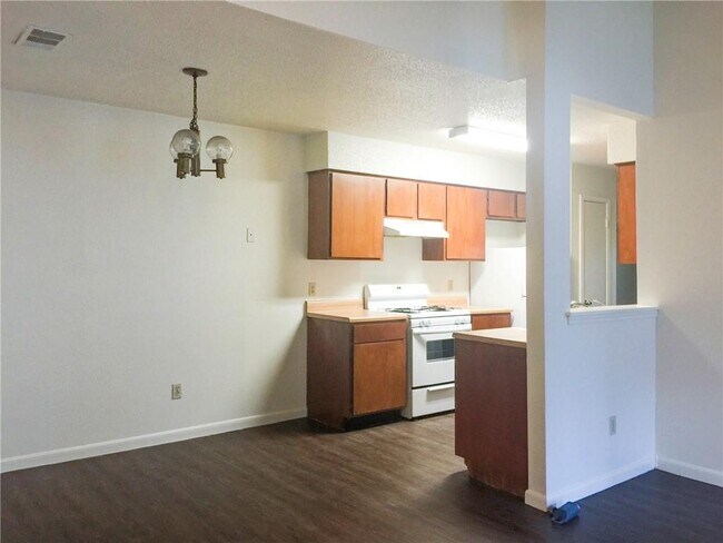 Building Photo - 2014 Alex Ave