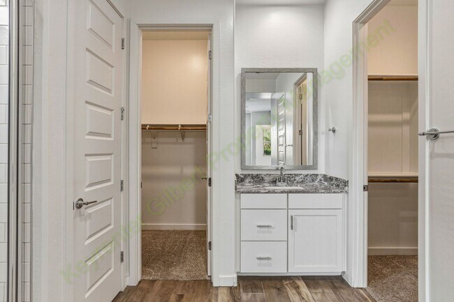 Building Photo - Stunning Gilbert Home Located in the Beautiful Belrose Gated Community!