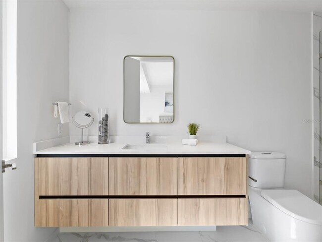 Building Photo - 1020 Sunset Point Rd