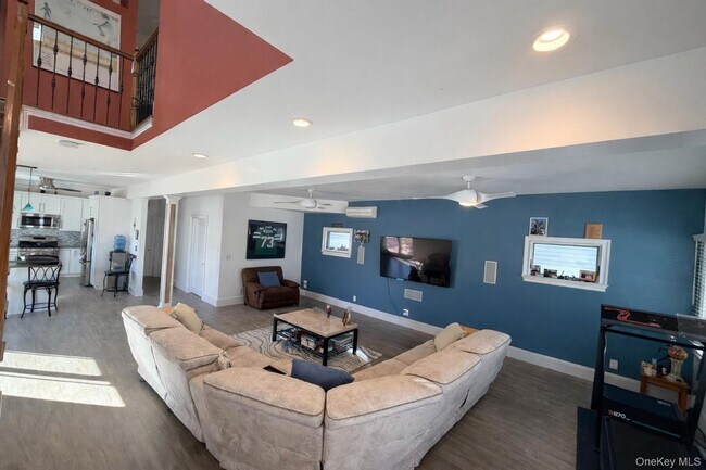 Building Photo - 65 New Hampshire St