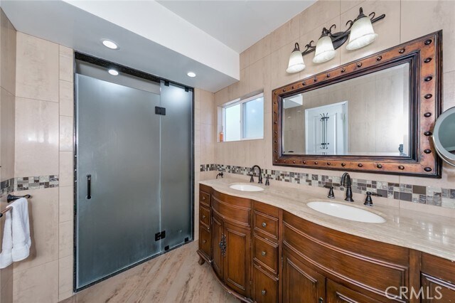 Building Photo - 814 Kellogg Ave