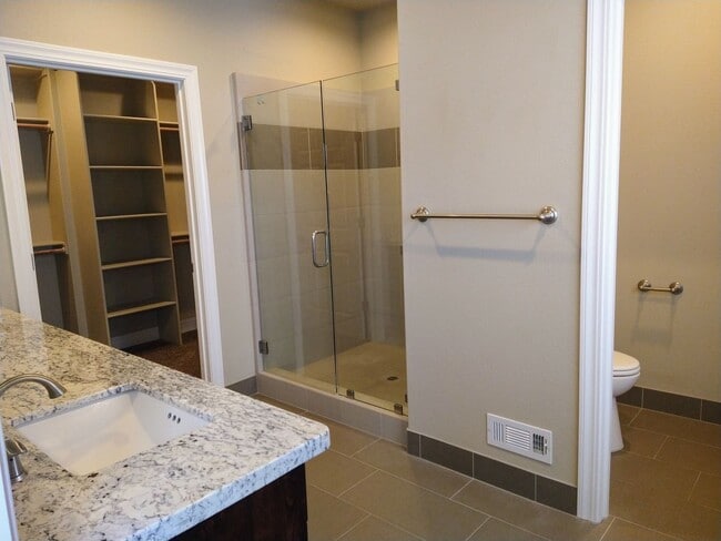 Building Photo - Stunning Luxury Townhome – 3 Bedroom, 2.5 Bath – Modern Comfort & Style