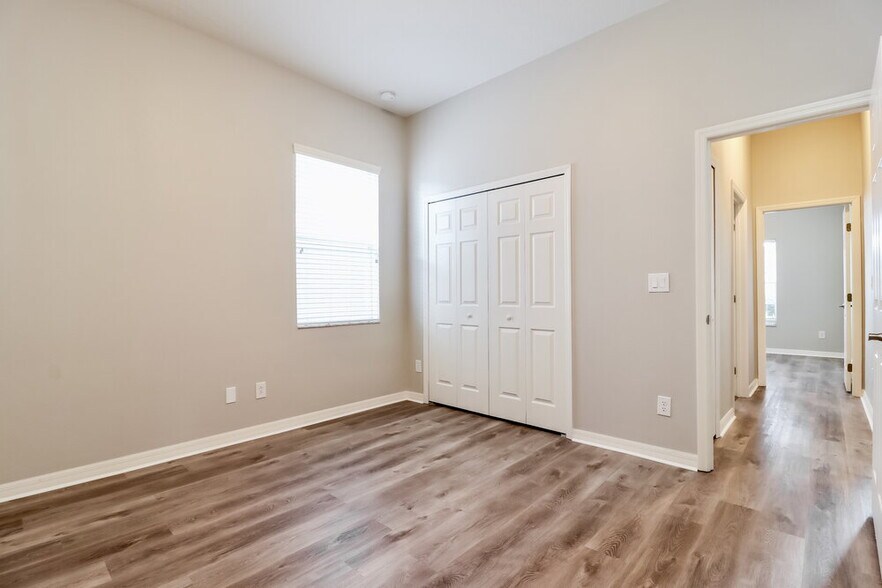 Building Photo - 16326 Laurel Garden Ct