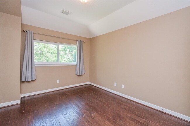 Building Photo - 5007 Barlow Bend Ln