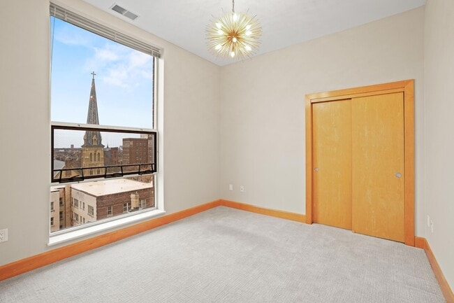 Building Photo - 1111 N Marshall St