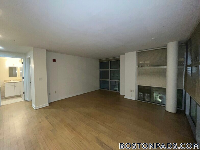 Building Photo - 40 Boylston St