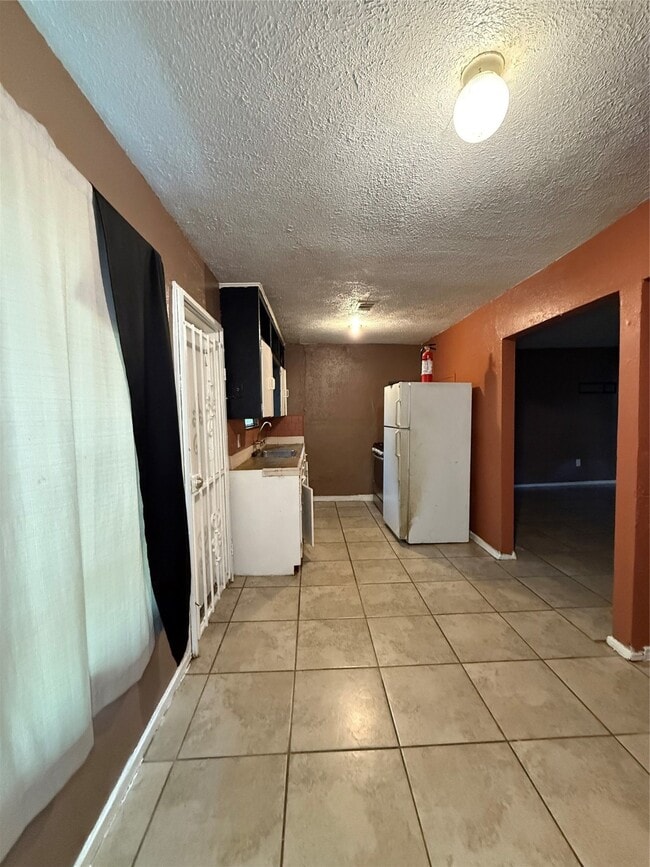 Building Photo - 5215 Bellfort Ave