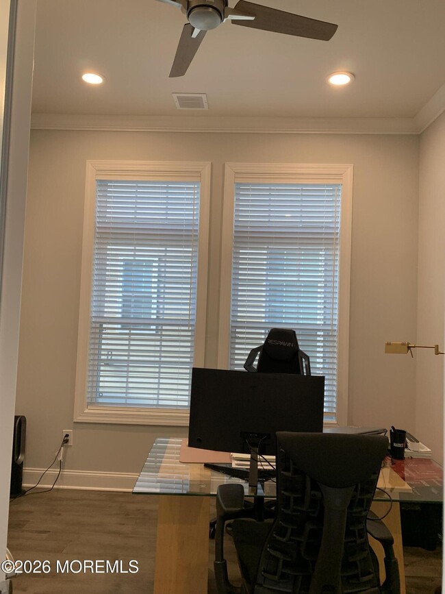 Building Photo - 67 Samjan Cir