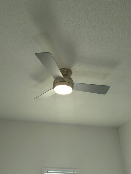 Building Photo - 64 Orchard St