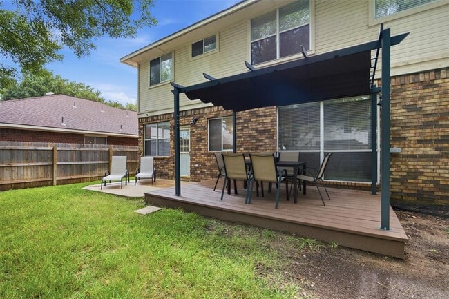 Building Photo - 2903 Pioneer Way