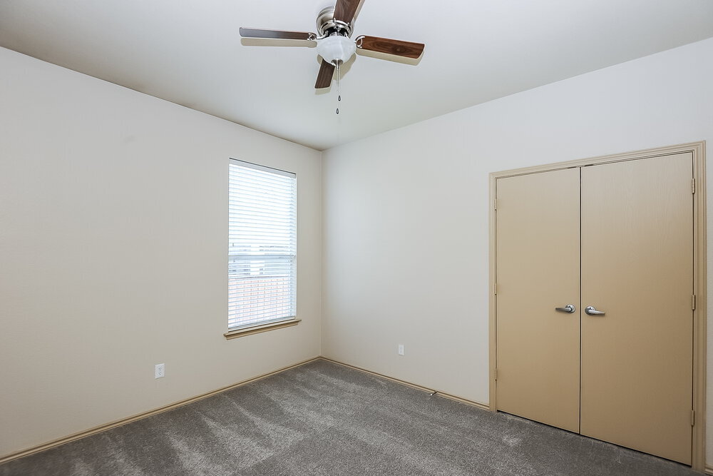 Building Photo - 9925 Fressia Ln