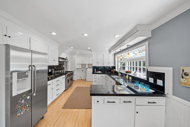 Building Photo - 35 Franciscan Way