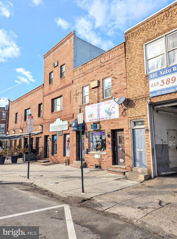 Building Photo - 1545 W Passyunk Ave
