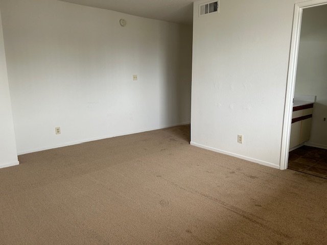 Building Photo - 623 E Cypress Ave