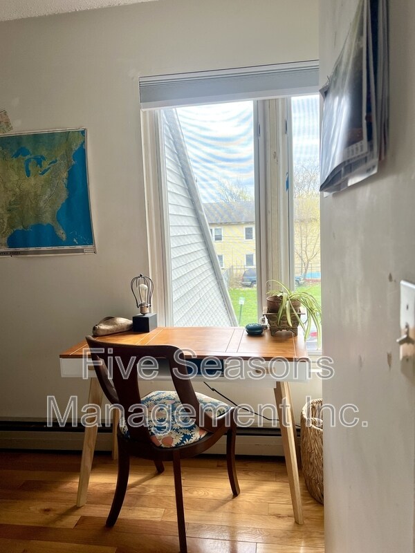 Building Photo - 115-7 North Winooski Avenue - 7