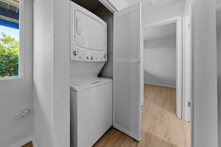 Building Photo - 7318 35th Ave NE