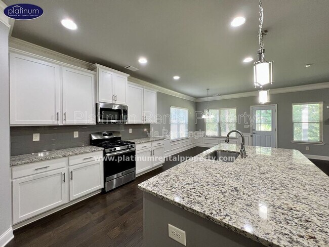 Building Photo - 2435 Kemp Dr NW