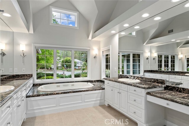 Building Photo - 19021 Canyon Dr