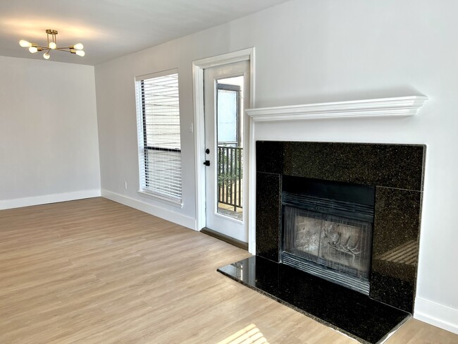 Building Photo - 3022 Forest Ln
