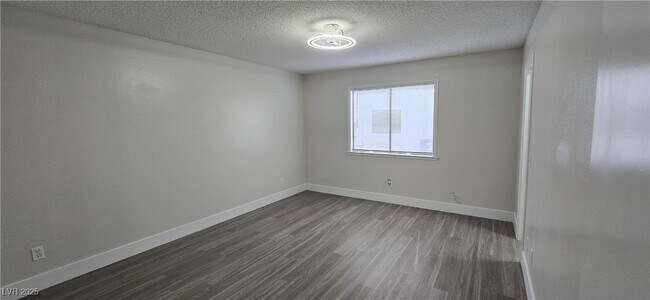 Building Photo - 6649 W Tropicana Ave