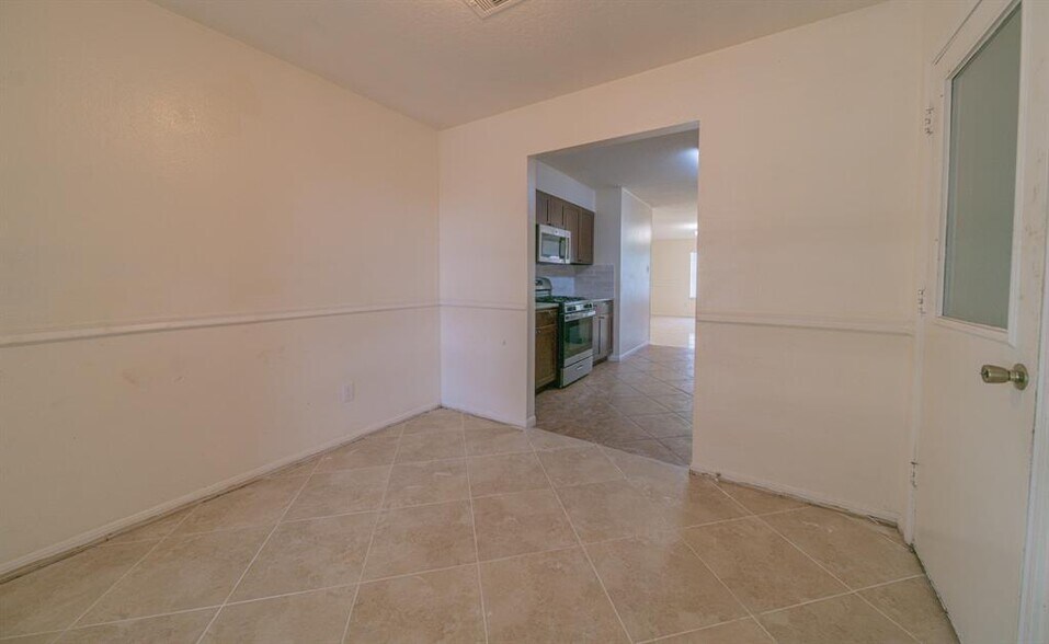 Building Photo - 5511 Darby Square Trl