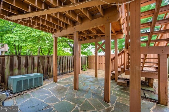 Building Photo - 11 Lazy Hollow Way