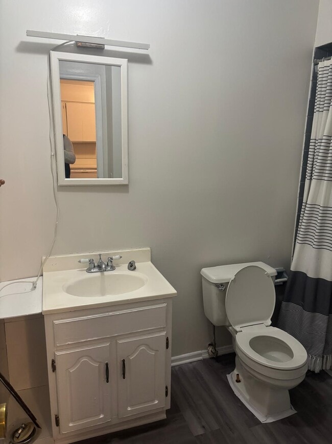 Building Photo - 216 Christopher Columbus Dr