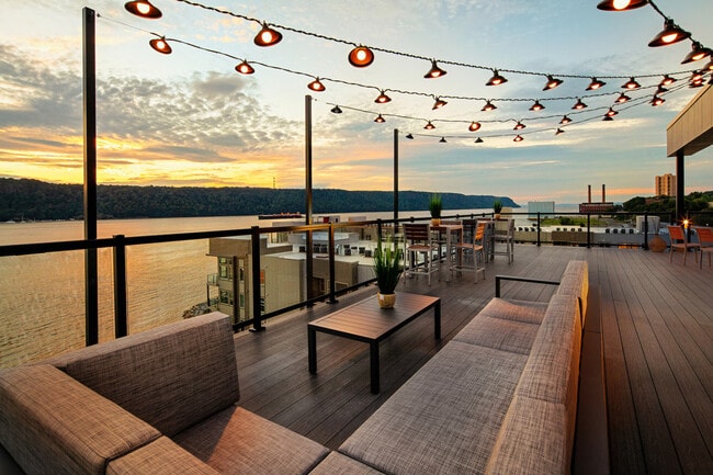 Building Photo - 79 Alexander St