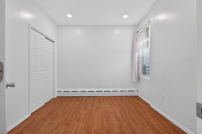 Building Photo - 497 Avenue A