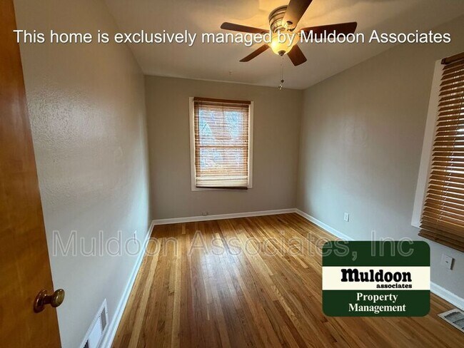 Building Photo - 1105 E Caramillo St